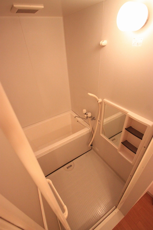 Bath.  ■ Same apartment It is similar renovation photo