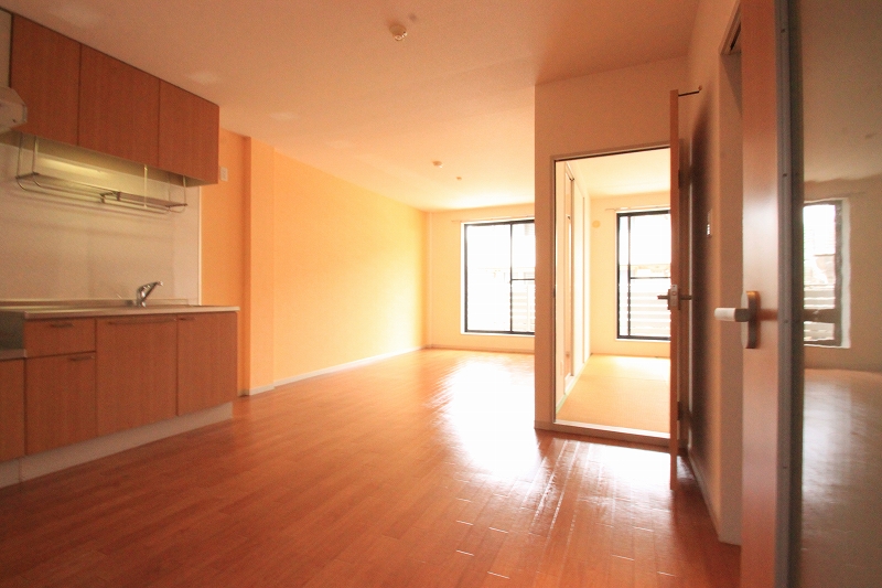 Living and room.  ■ Same apartment It is similar renovation photo