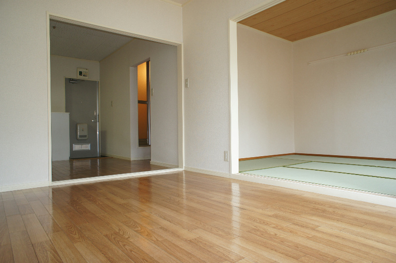 Other room space. Western-style 6 Pledge