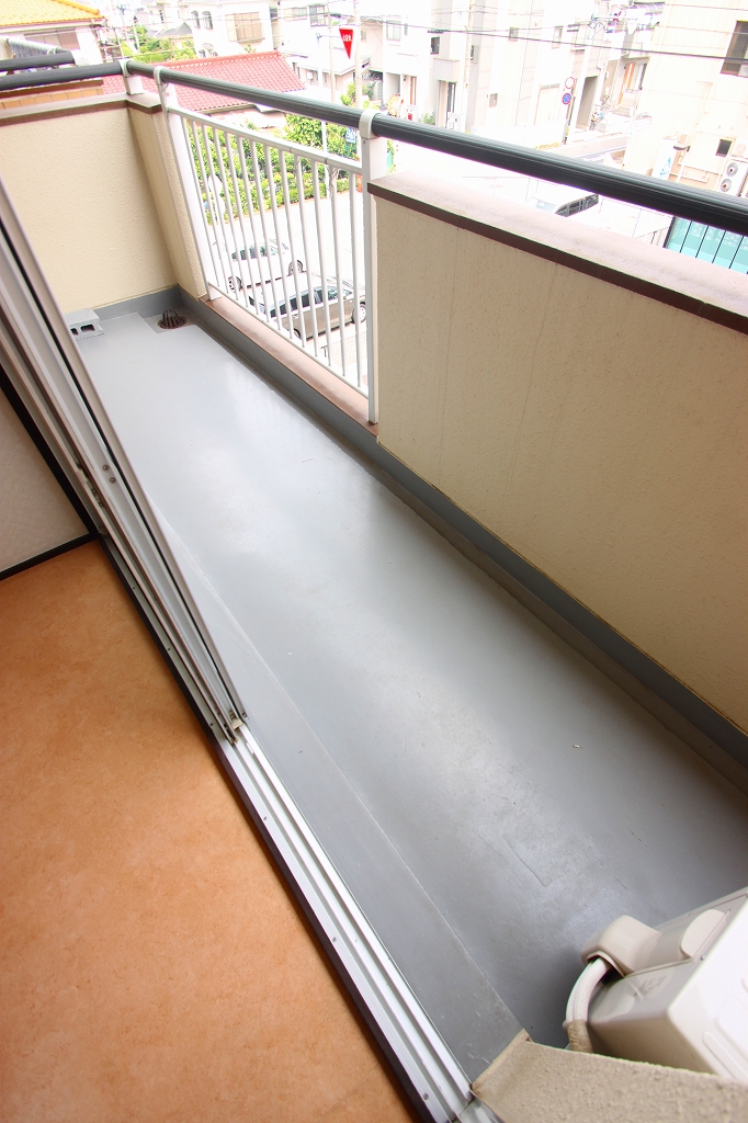 Balcony. ■ Same apartment It is similar to photo