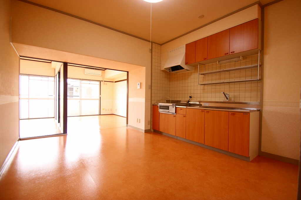 Living and room. ■ Same apartment It is similar to photo