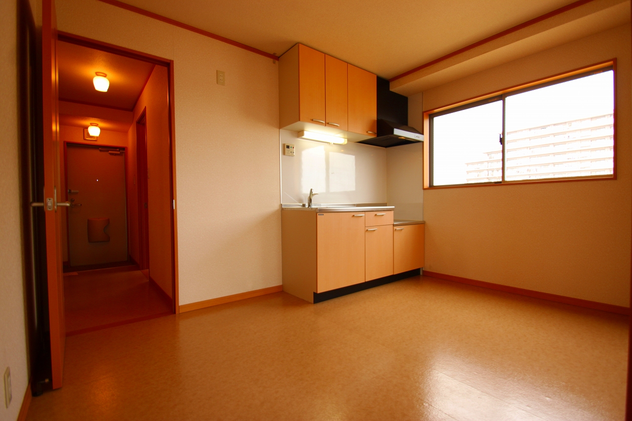 Living and room.  ☆ 303, Room of the room photo