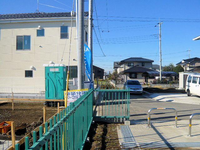 Local photos, including front road. 12 / 12 shooting It is a quiet residential area