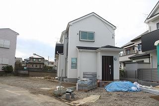 Local appearance photo. Local (11 May 2013) Shooting