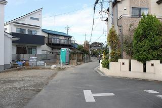 Local photos, including front road. Local (11 May 2013) Shooting