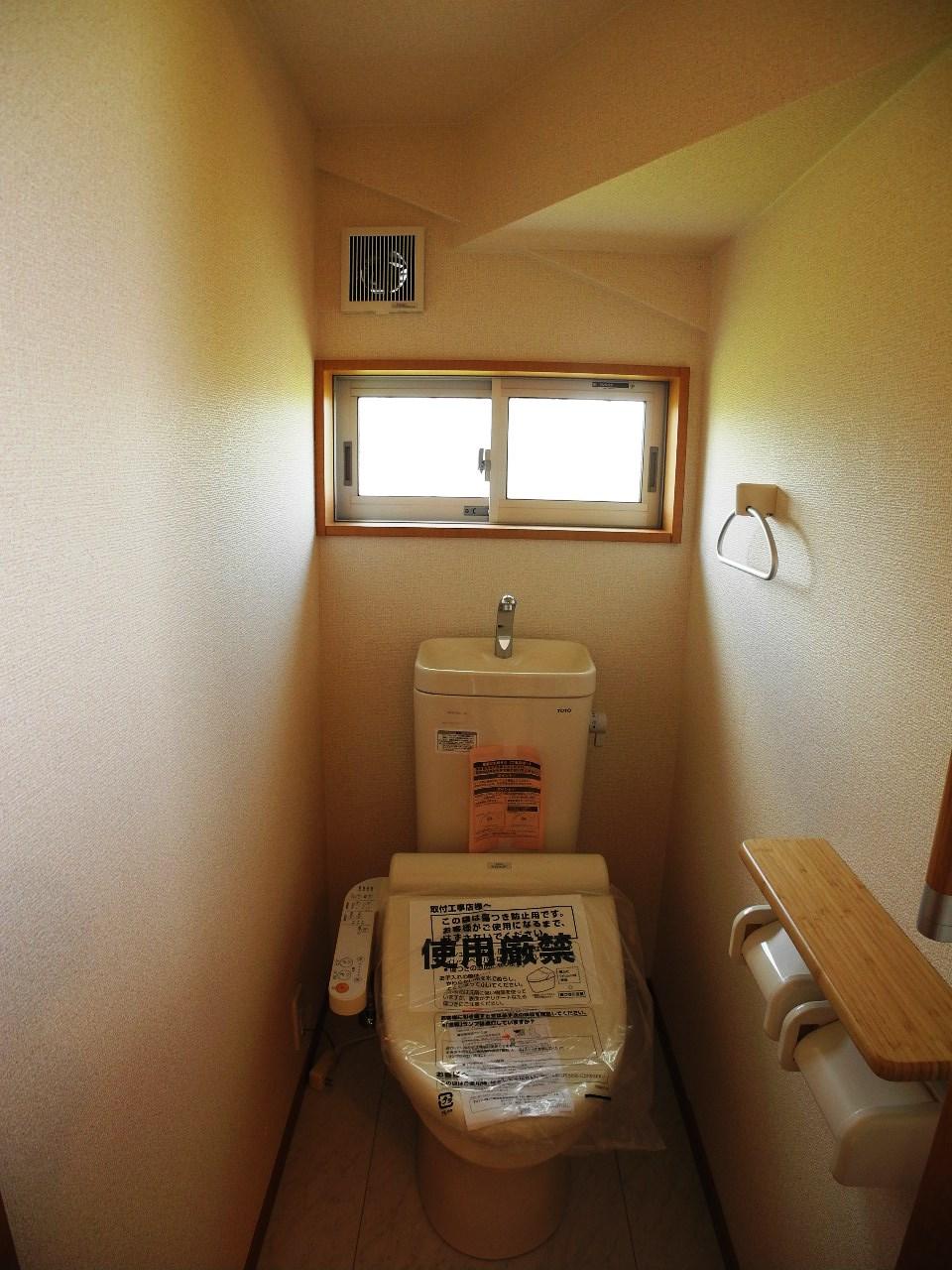 Toilet. Indoor (September 2013) Shooting