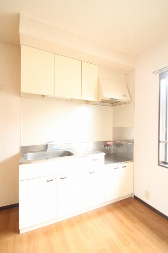 Kitchen. Apamanshop Tsurugashima shop TEL: 049-233-7511