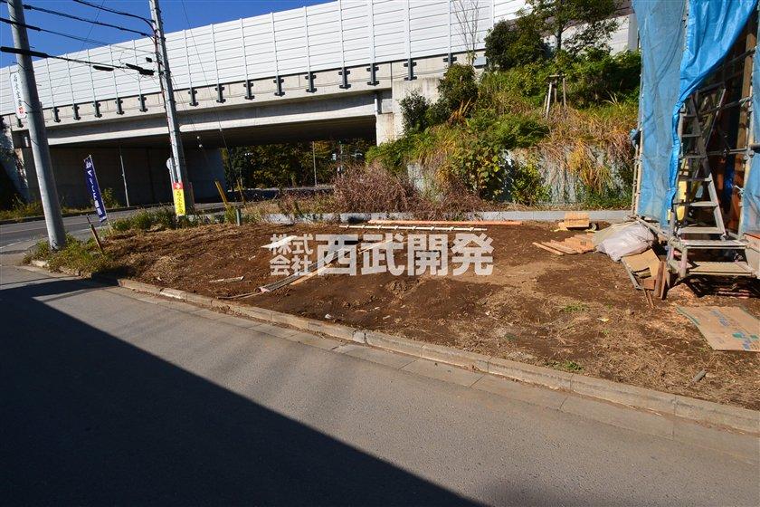 Local photos, including front road. Local (11 May 2013) Shooting
