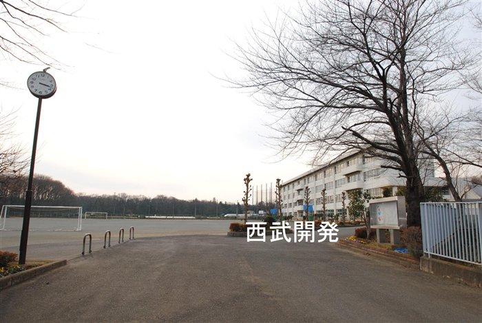 Junior high school. 850m up to higher-order West Junior High School
