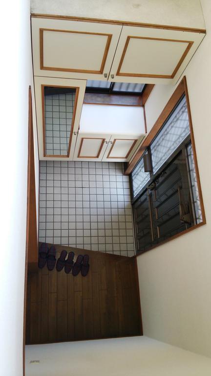 Entrance. Atrium with residence. Release a sense of the difference!