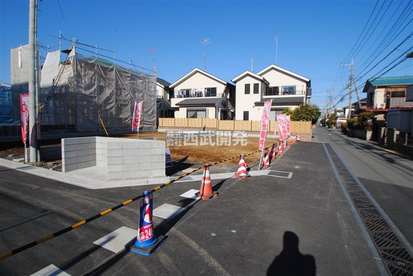 Local photos, including front road. 7 compartment Local (January 2014) Shooting