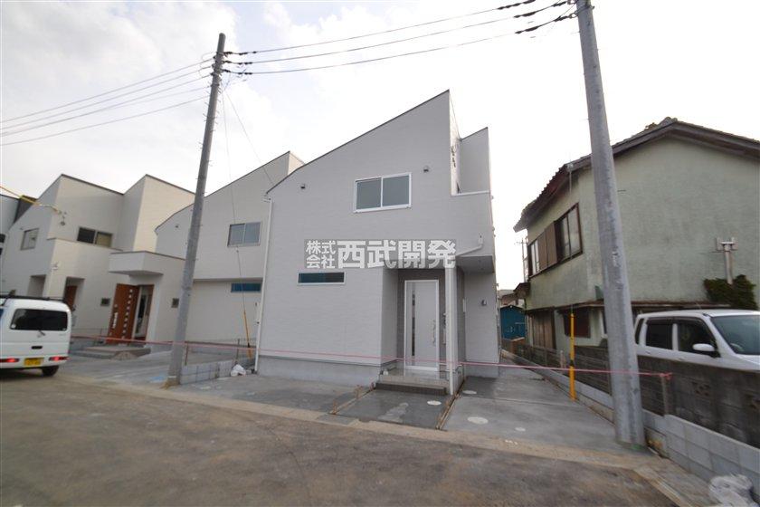 Local photos, including front road. Local (12 May 2013) Shooting