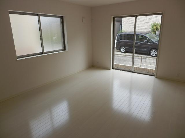 Same specifications photos (living). Same specifications