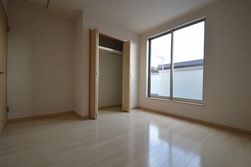 Non-living room. Indoor (12 May 2013) Shooting