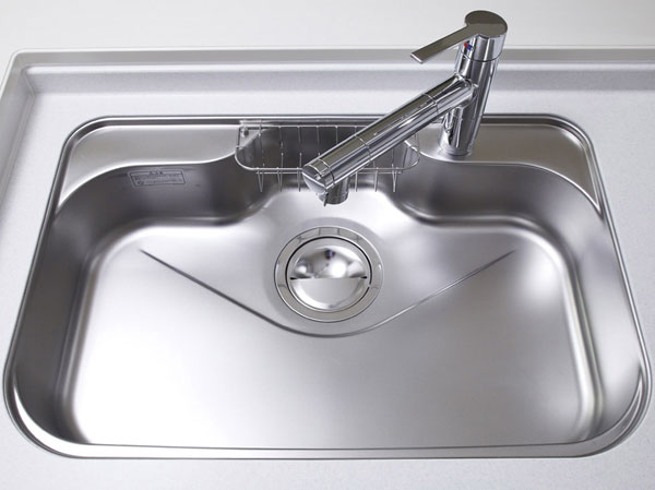 Kitchen.  [Built-in water purifier with mixing faucet / Quiet wide sink] Kitchen faucet is in consideration of the ease-of-use, Nozzle Hikinobase, It is a useful specification that water reaches to every corner. Also, Platter or wok also whole washable wide sink, Quiet specification to keep the I sound water. It is with a storage pocket that can be organized, such as detergent.