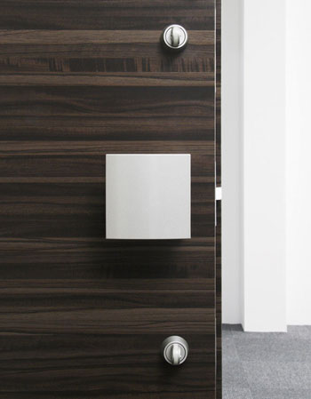 Security.  [Dimple key of peace of mind] Thumb turning measures tablet and sickle dead lock, It has extended the front door of the safety double lock. (Photo double lock / Same specifications)