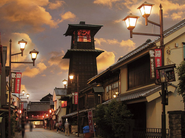 Surrounding environment. As it referred to as "small Edo", Edo as prosperous town "Kawagoe" is, Also not leave the good old appearance now.  Including the town of emotion overflowing warehouse, Kawagoe symbol "at the time of the bell", etc., You can enjoy the Kawagoe castle town, such as if I were looking at the period drama. (Bell of the time [streets of built-making] / A 10-minute walk ・ About 780m)