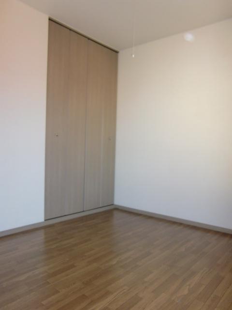 Receipt. Western-style housing