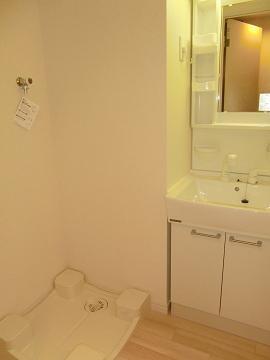 Washroom. Washroom (inverted type)