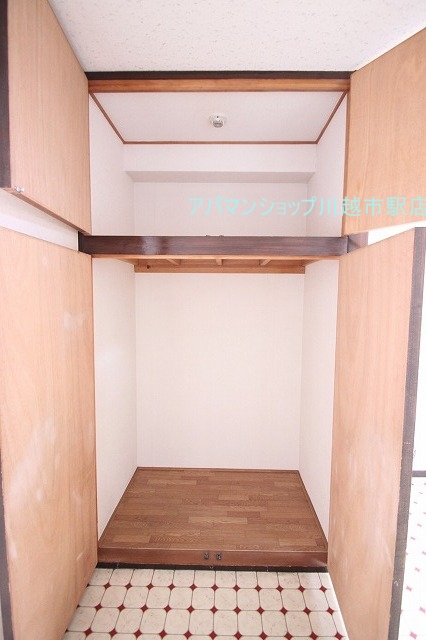 Receipt. ■ Indoor photo is a picture of another room