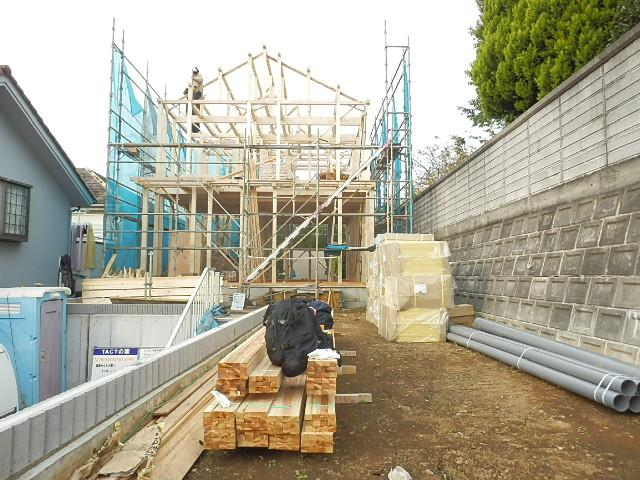 Local appearance photo. Local (12 May 2013) Shooting