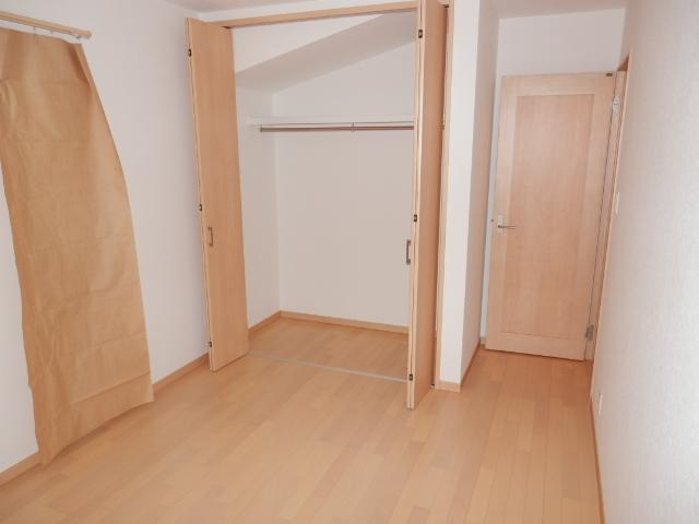 Non-living room. Local (10 May 2013) Shooting