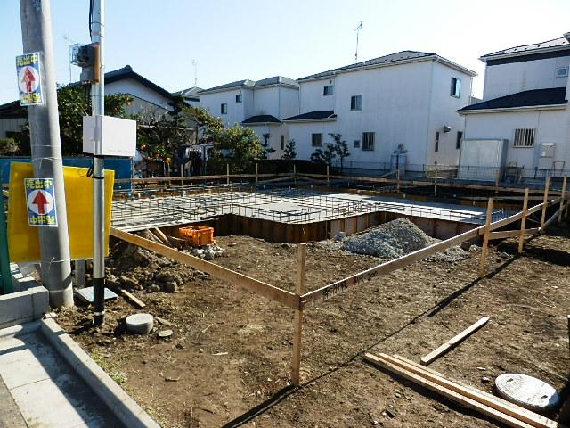 Local photos, including front road. Local (12 May 2013) Shooting