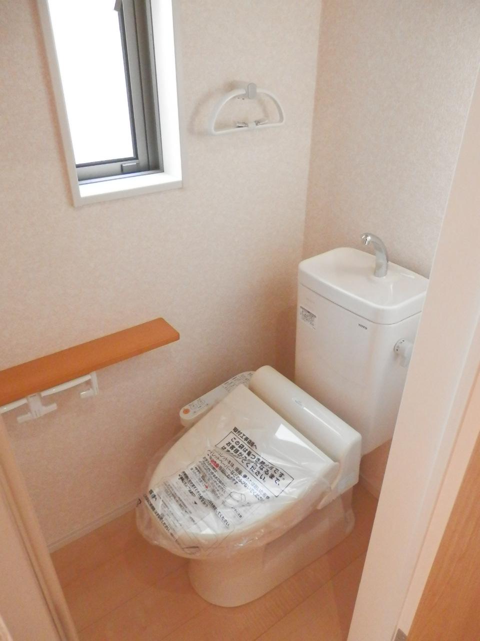 Toilet. Local (12 May 2013) Shooting Second floor