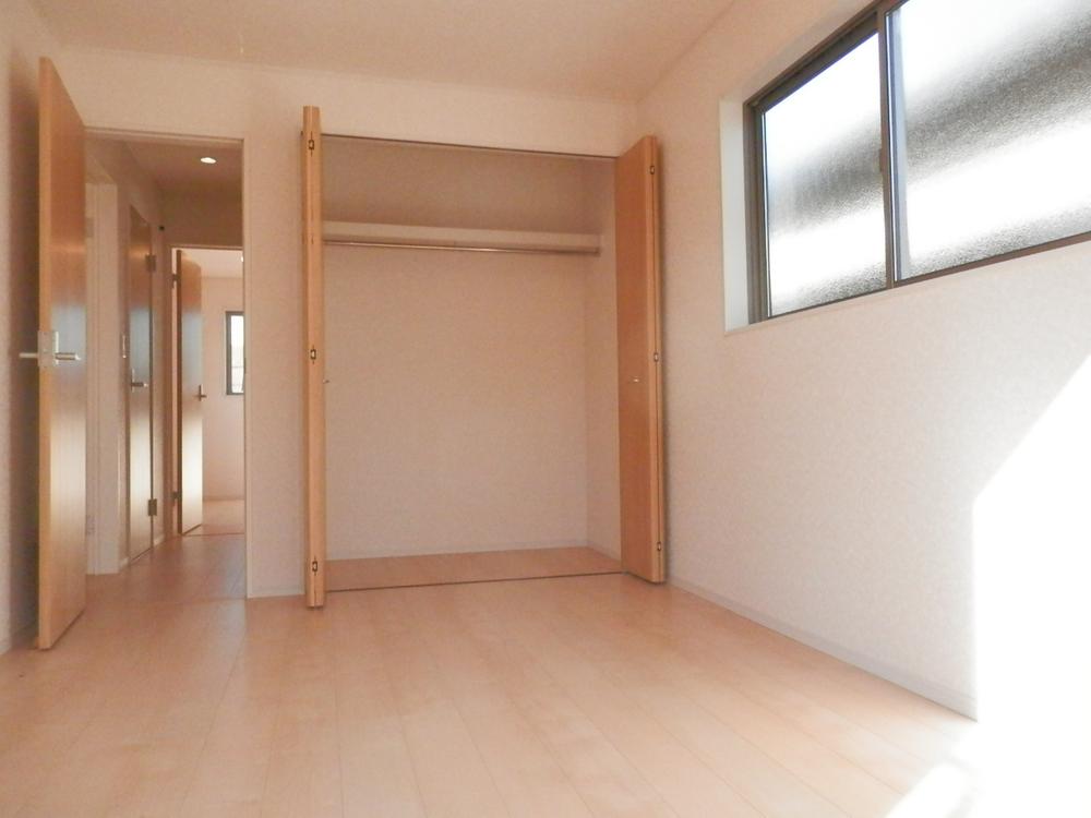 Non-living room. Local (12 May 2013) Shooting