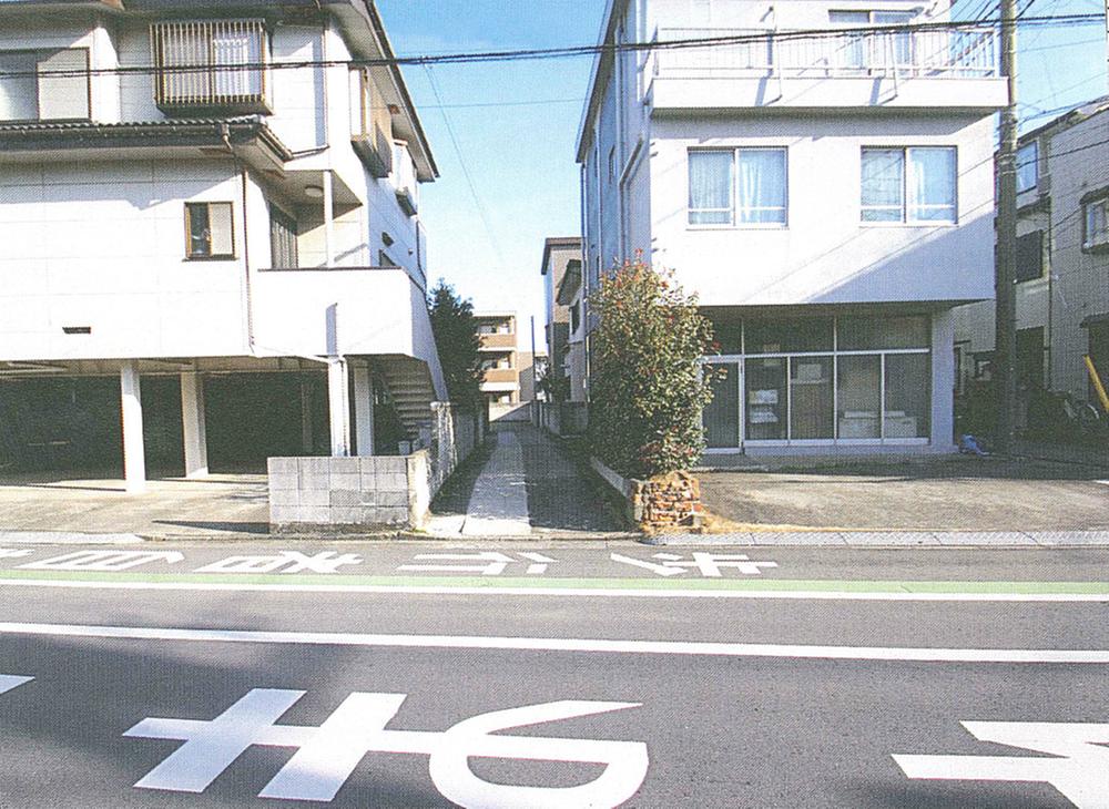 Local photos, including front road. Local (March 2012) shooting