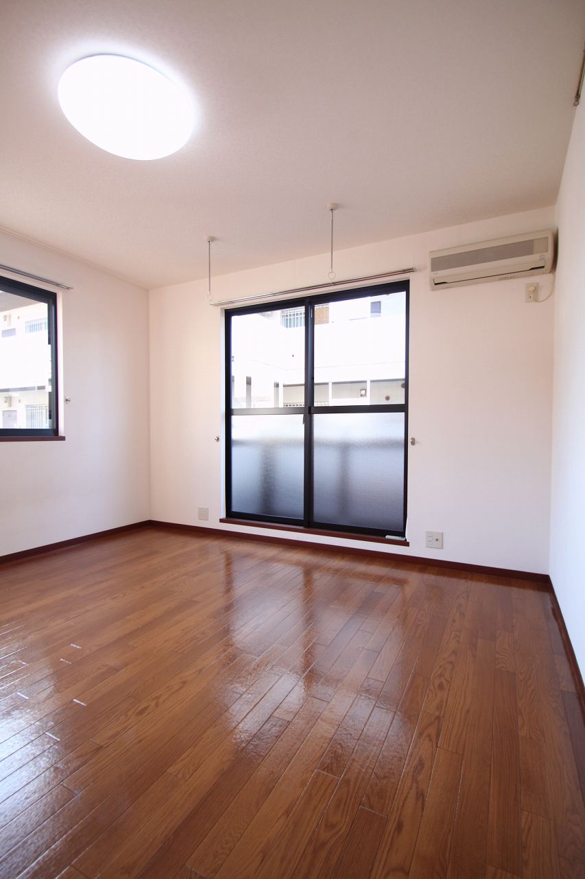 Living and room. 202 is not a corner room