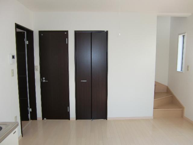 Living and room. 1F room 2