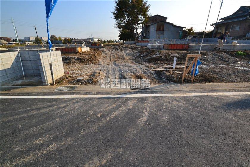 Local photos, including front road. Local (11 May 2013) Shooting