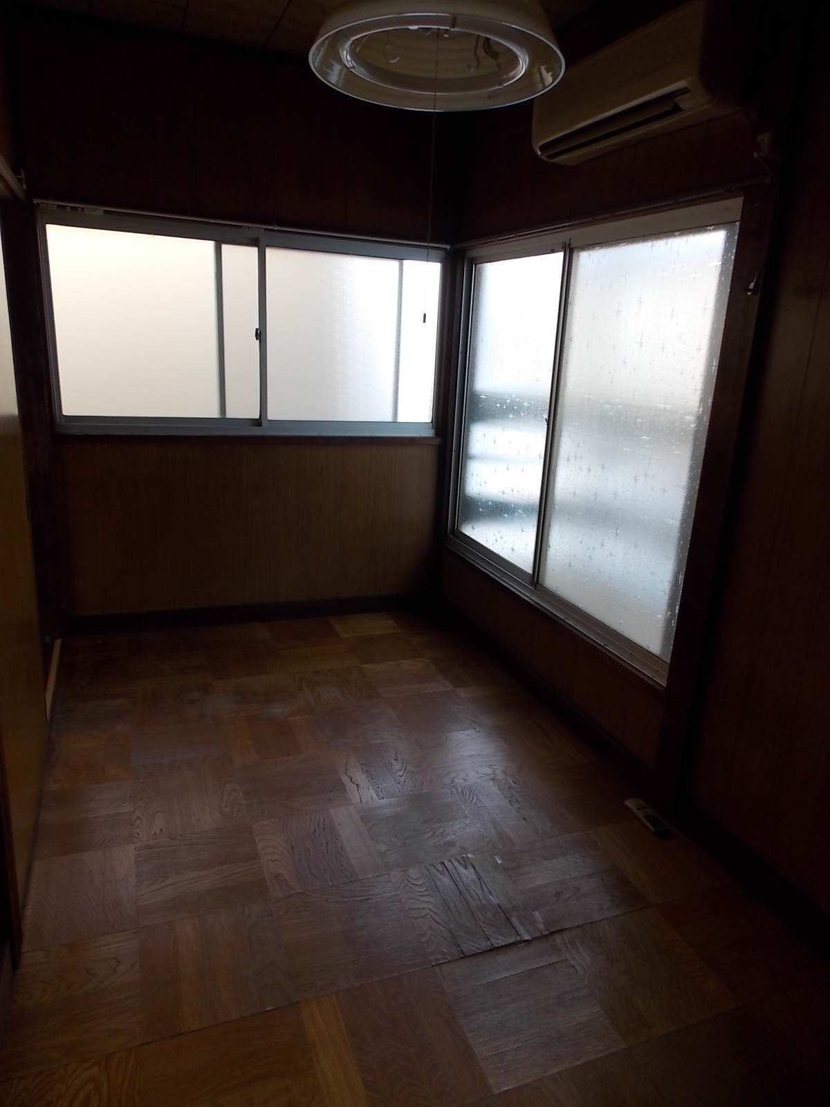 Other room space. 2 Kaiyoshitsu