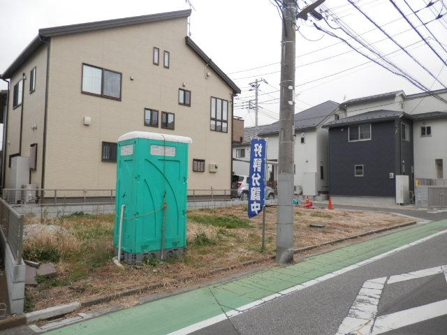 Local photos, including front road. Local (January 2014) Shooting