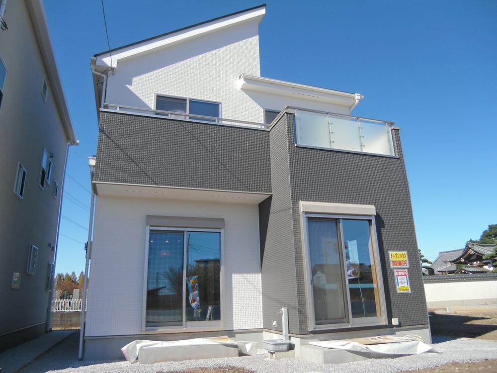 Building plan example (exterior photos). Building plan example Appearance: siding combination well as the color of the (outer wall) free. Also available upon consultation wall material other than siding.