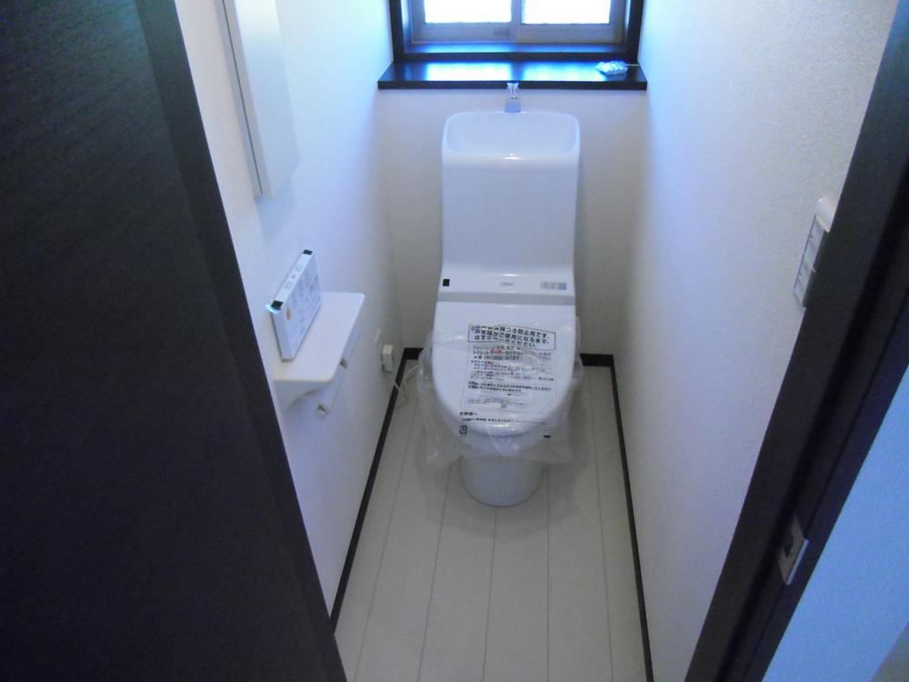 Building plan example (introspection photo). Building plan example Toilet: 1F, 2F together with a heating toilet seat Washlet