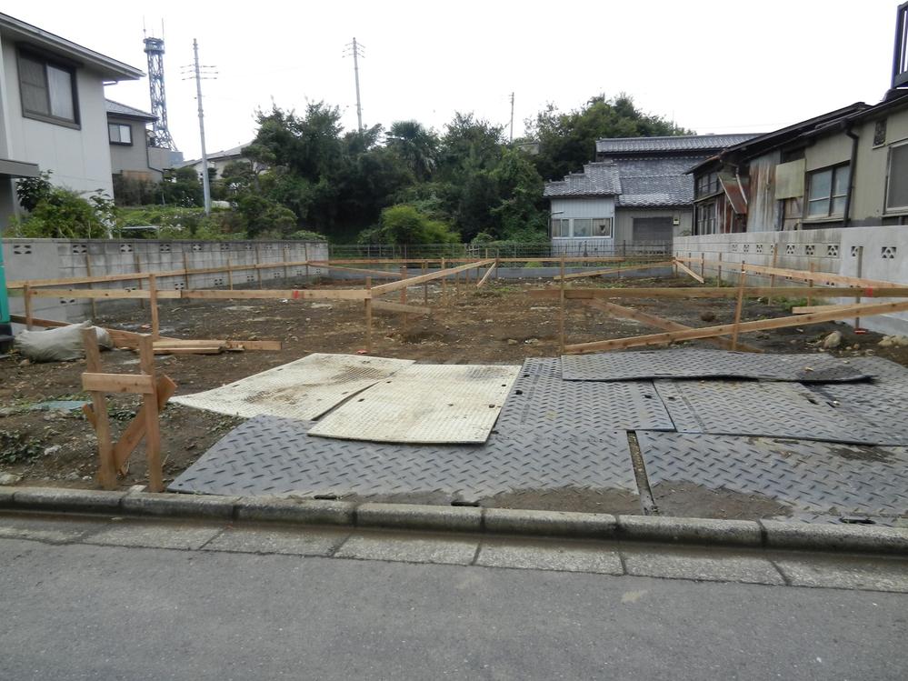 Local photos, including front road. Local (September 2013) Shooting