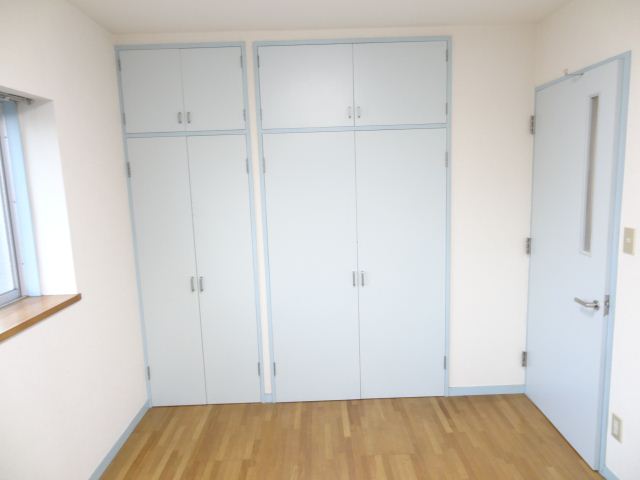 Receipt. Shoes will go a lot for even shoebox large.