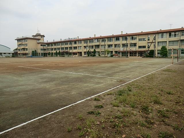 Junior high school. 1400m to Kawagoe City Fukuhara Junior High School