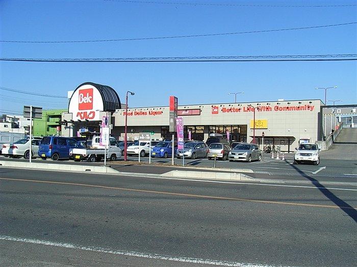 Supermarket. 3400m to Berg