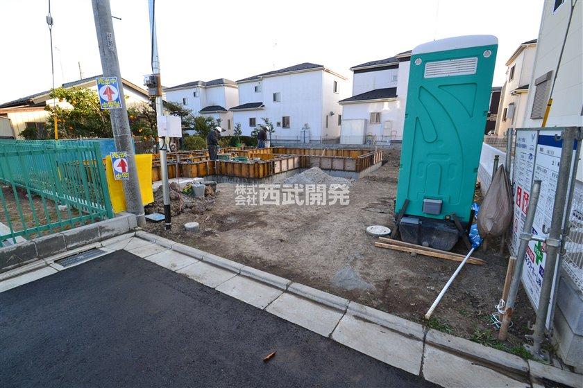 Local photos, including front road. Local (12 May 2013) Shooting