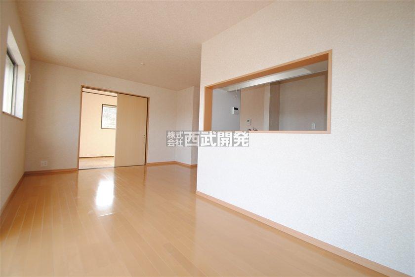 Living. Local (12 May 2013) Shooting