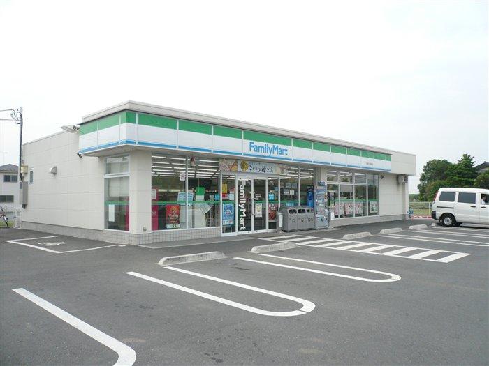 Convenience store. 80m to FamilyMart