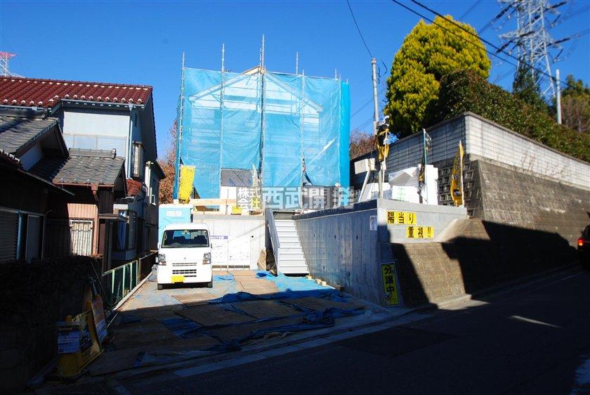 Local photos, including front road. Local (12 May 2013) Shooting