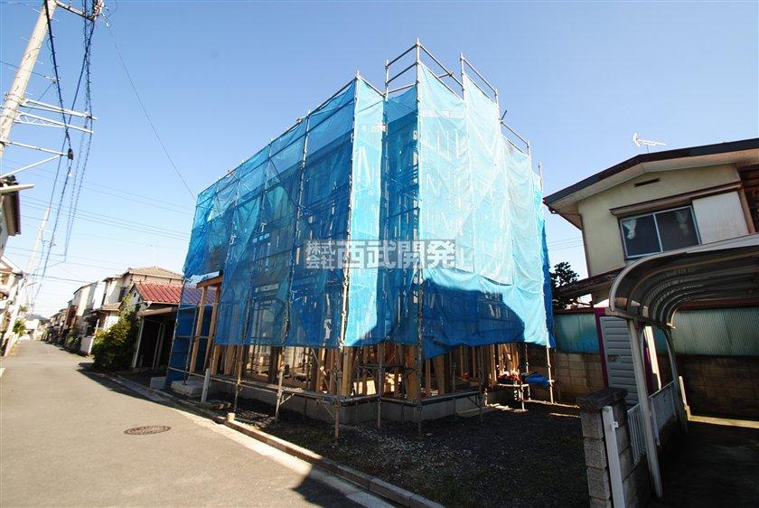 Local photos, including front road. Local (11 May 2013) Shooting