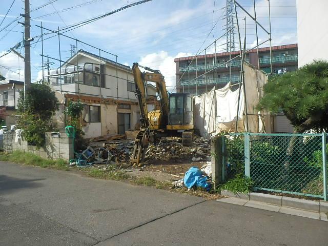 Local photos, including front road. Local (September 2013) Shooting