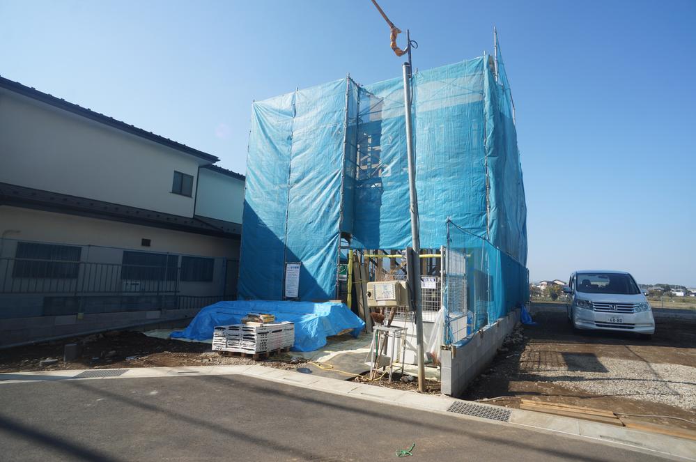 Local appearance photo. Local (11 May 2013) Shooting