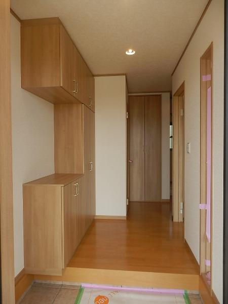 Entrance. Local (July 2013) Shooting