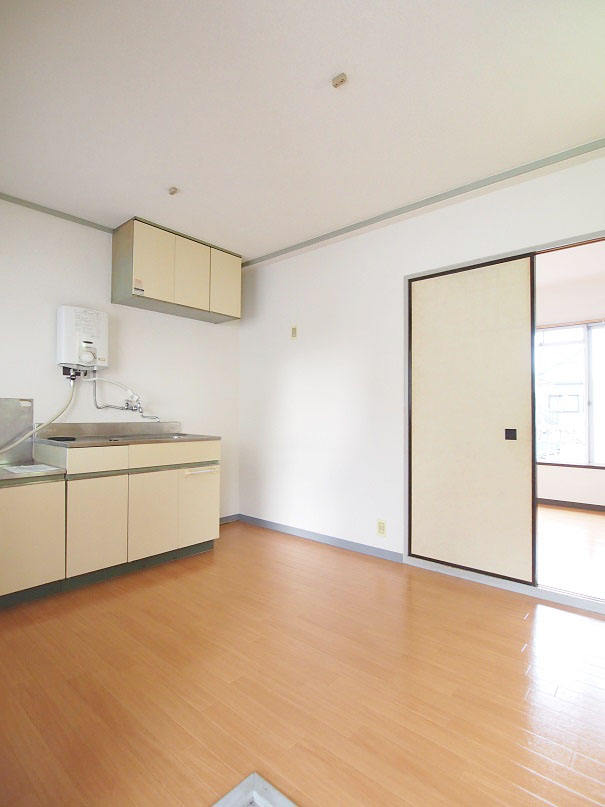 Living and room. dining, From the entrance side.